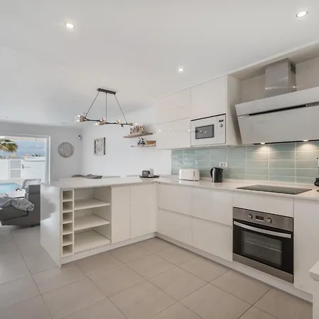 La Perla Feriehus Callao Salvaje