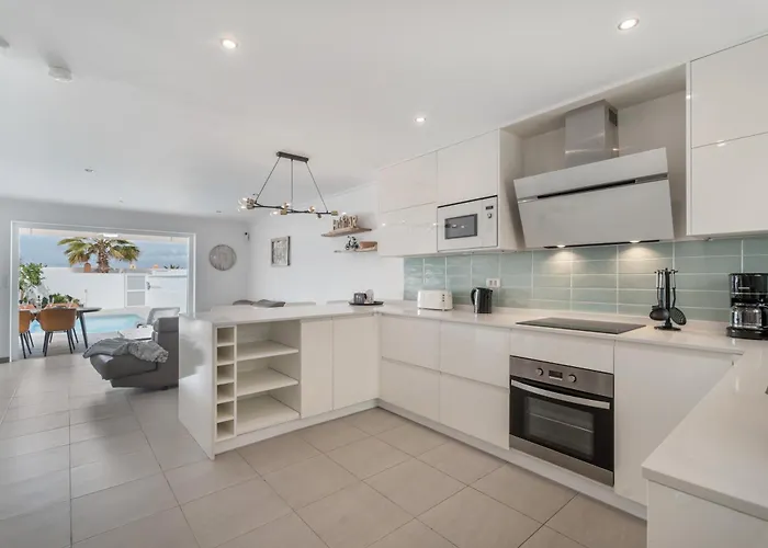 La Perla Feriehus Callao Salvaje